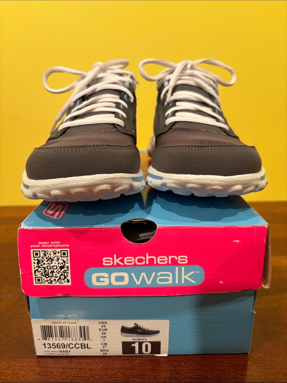 Skechers Size 10 GOwalk Women's Charcoal/Blue Lace-Up Walking Shoes